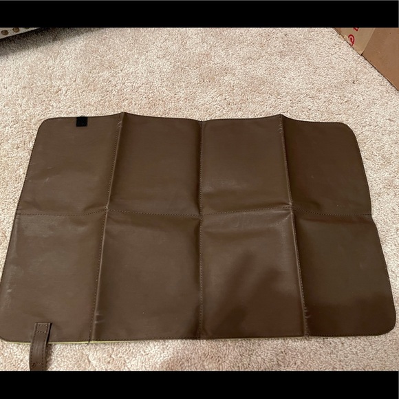 Petunia Pickle Bottom Wistful Weekender Diaper Bag in Adoring Autumn - Picture 13 of 16